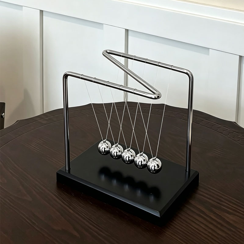 N Shaped Newton's Cradle Balan - Office Hi Tech recension och pris